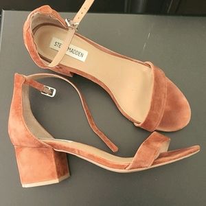 Steve Madden sandal Irenee ankel strap suede